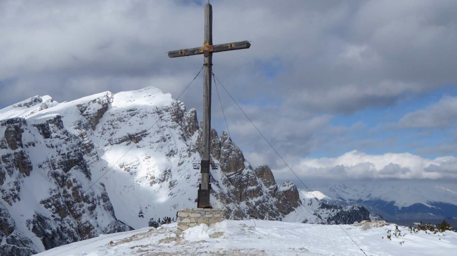 Monte Specie ciaspole Braies Alto Adige